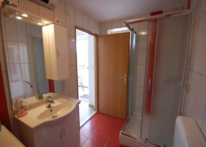 With A Parking Space , Krk - 20629 Apartman Malinska